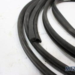 Ущільнювач двері МТЗ (вир-во Україна) 80-6700021