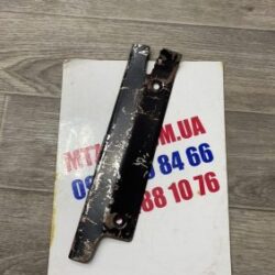 Притиск підлоги кабіни МТЗ лівий (вир-во МТЗ) 80-6702348