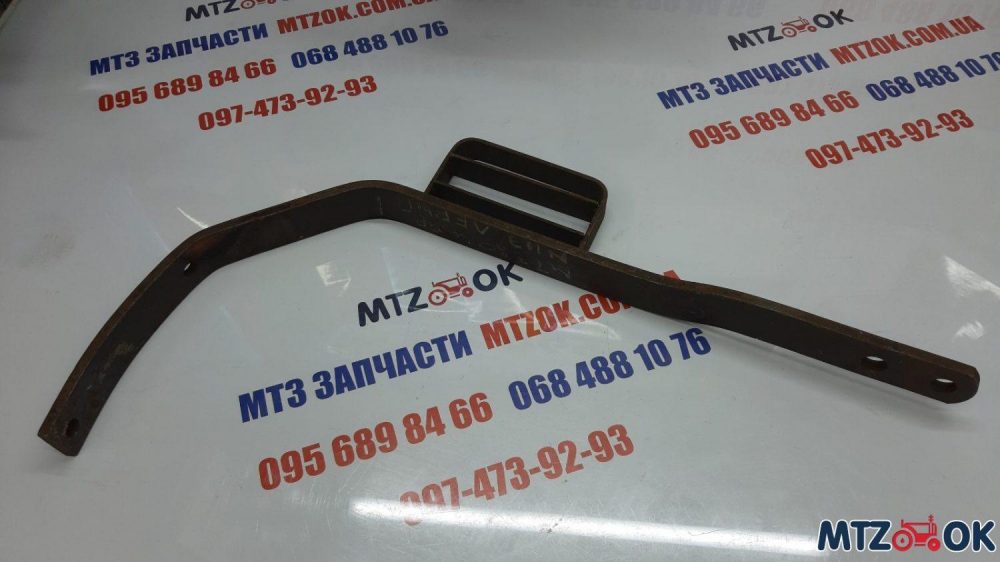 kronshtejn-kryla-perednego-mtz-levyj-nizhnij-shirokoe-krylo-pr-vo-mtz-80-8403015-600grn-e1596631543659