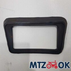 Уплотнитель фонаря МТЗ МК заднего (оригинал) 45Т-3716002